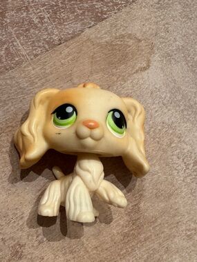 Littlest Pet Shop Cream Puppy with Green Eyes